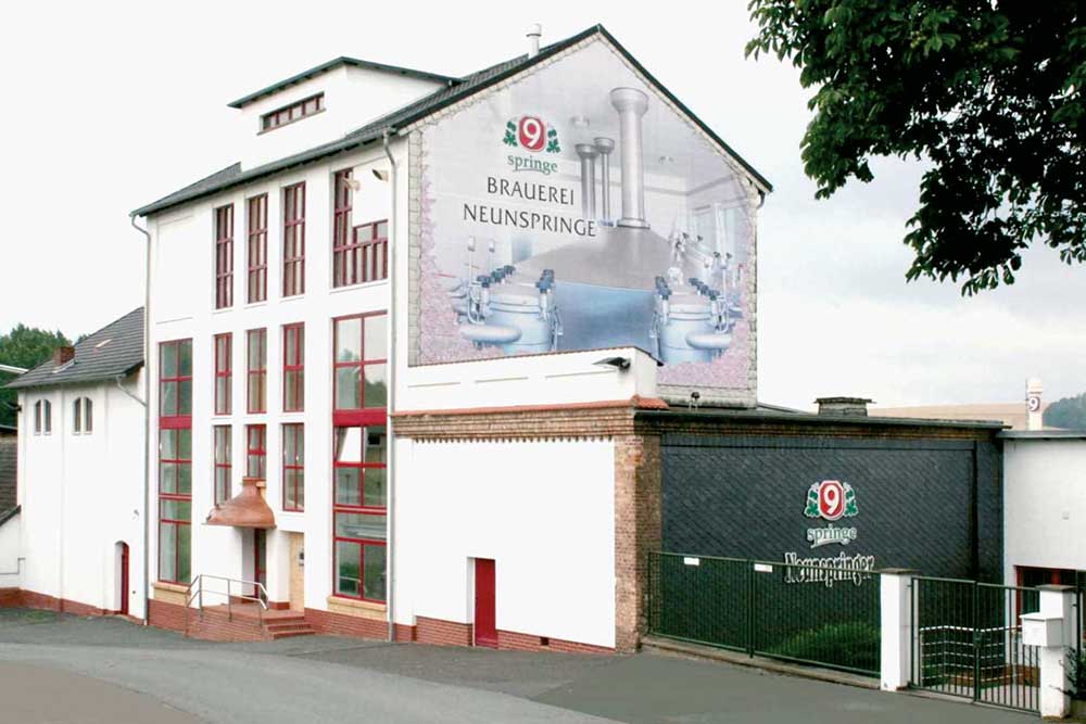 Das Firmengebäude der Brauerei Neunspringe